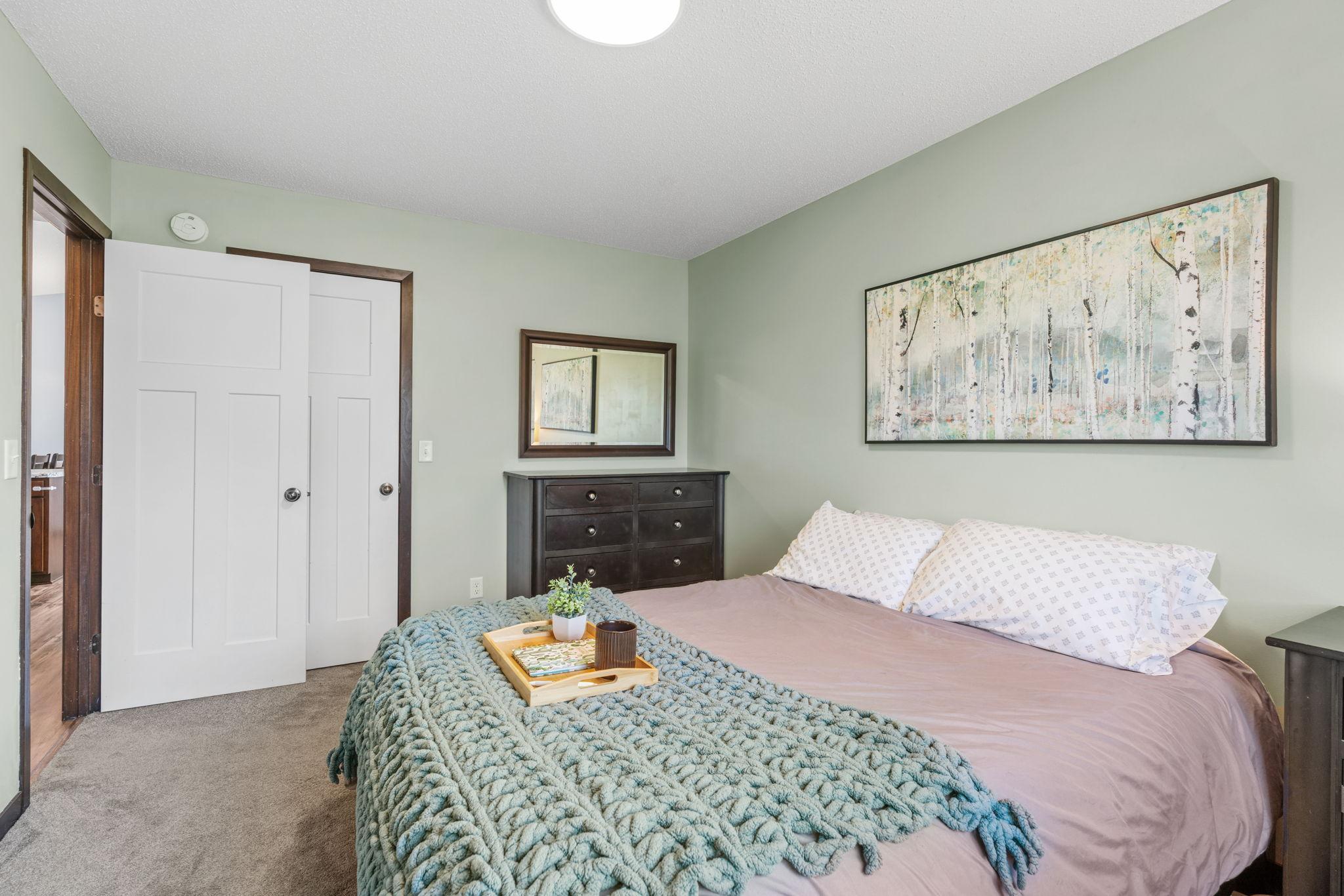 33-web-or-mls-371 Cedar Ave N-33.jpg