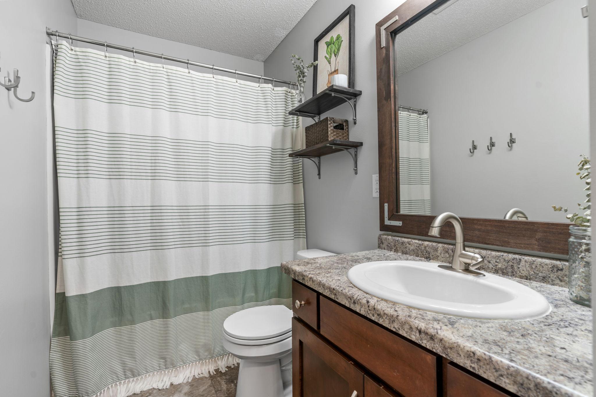 37-web-or-mls-371 Cedar Ave N-37.jpg