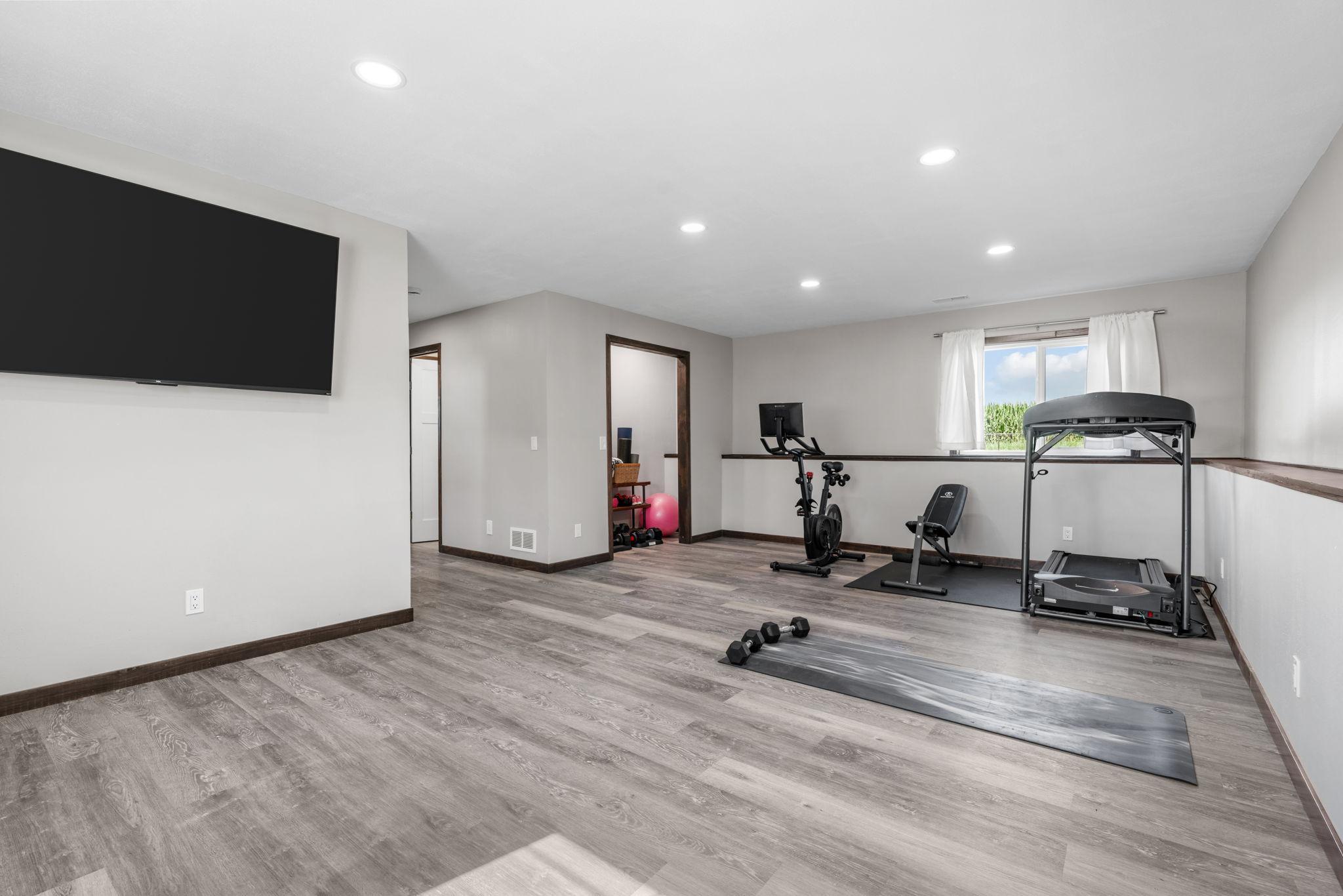 40-web-or-mls-371 Cedar Ave N-40.jpg