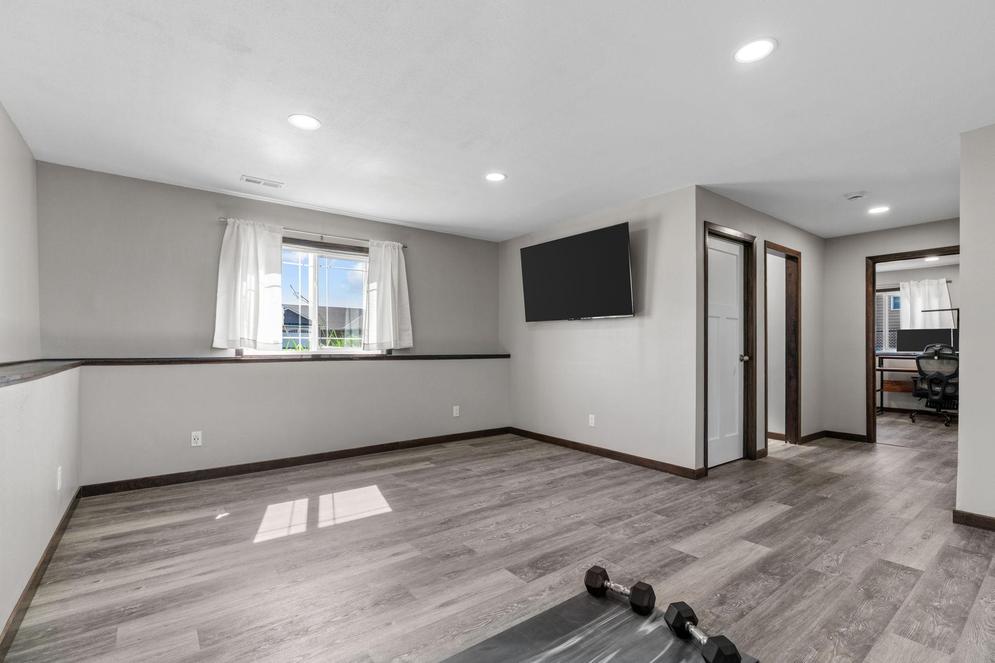 42-web-or-mls-371 Cedar Ave N-42.jpg