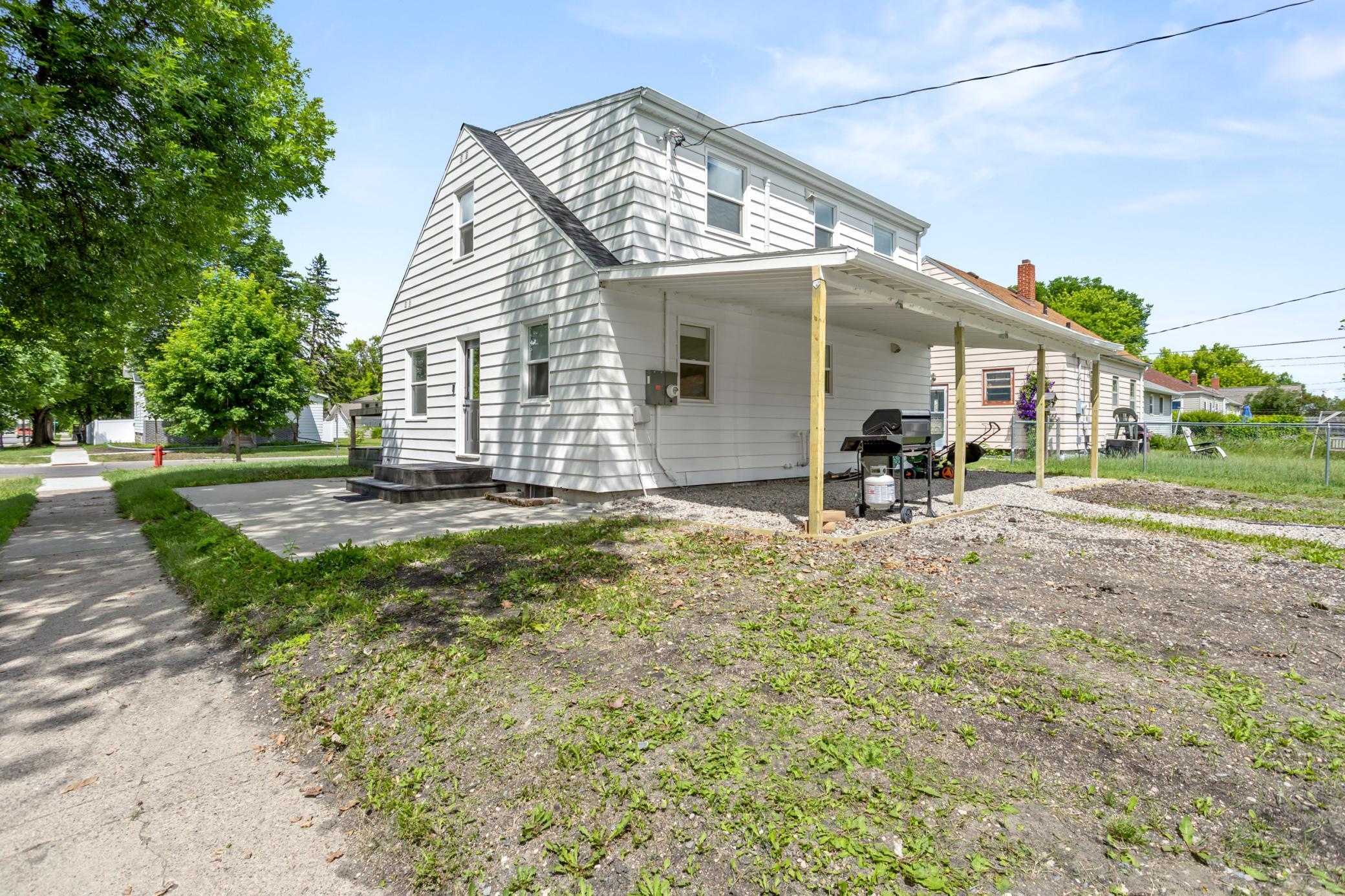 1601 11th St N Fargo