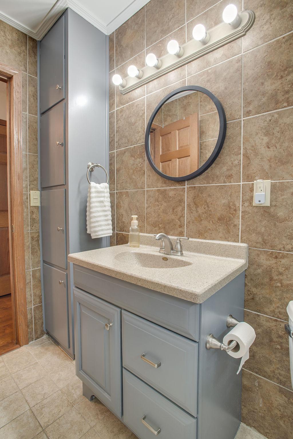 Main floor bath