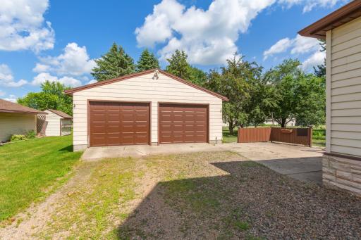 112 4th Street S, Gaylord, MN 55334