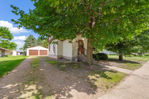 112 4th Street S, Gaylord, MN 55334