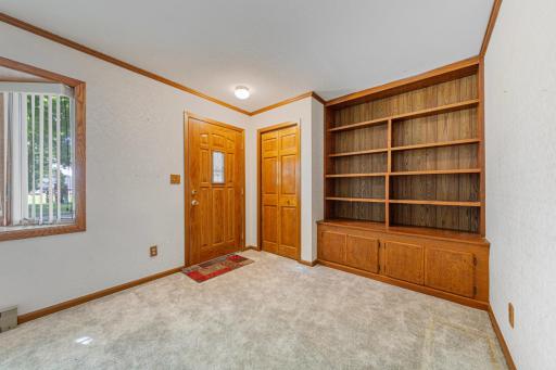 112 4th Street S, Gaylord, MN 55334