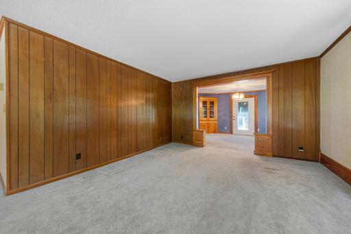 112 4th Street S, Gaylord, MN 55334
