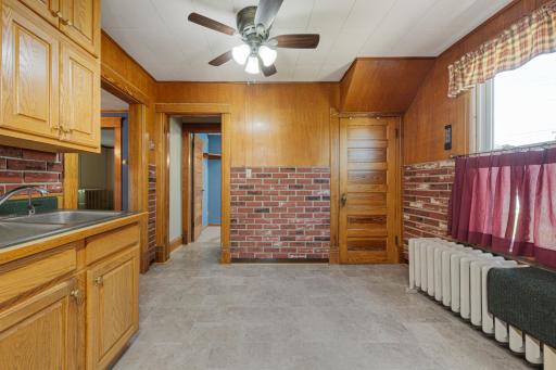112 4th Street S, Gaylord, MN 55334
