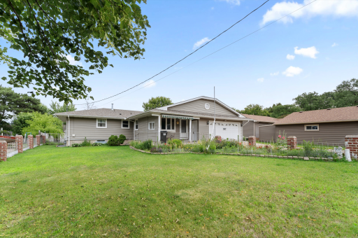 557 Cheri Lane NE, Minneapolis, MN 55421