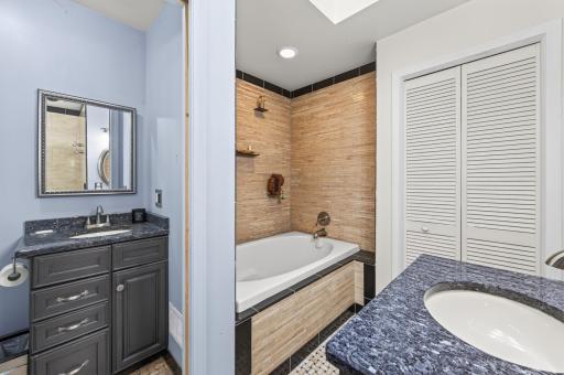4430 Independence Avenue N, Minneapolis, MN 55428