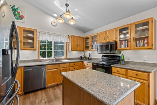 24-web-or-mls-4629 Weston Hills Dr-81.jpg