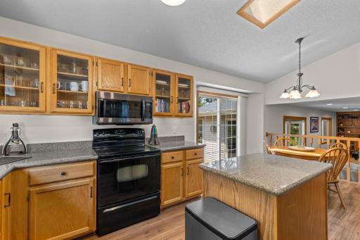 25-web-or-mls-4629 Weston Hills Dr-84.jpg