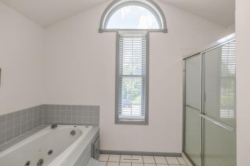 5501 Golfview Avenue N, Oakdale, MN 55128