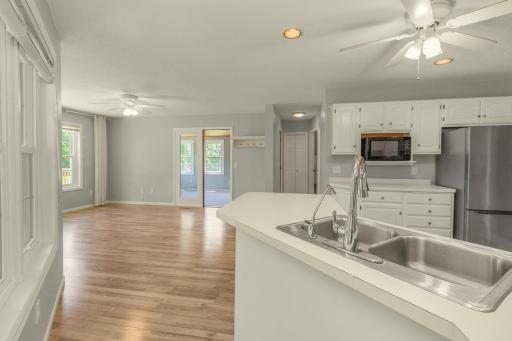 5501 Golfview Avenue N, Oakdale, MN 55128