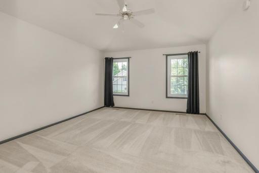 5501 Golfview Avenue N, Oakdale, MN 55128