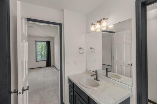 5501 Golfview Avenue N, Oakdale, MN 55128