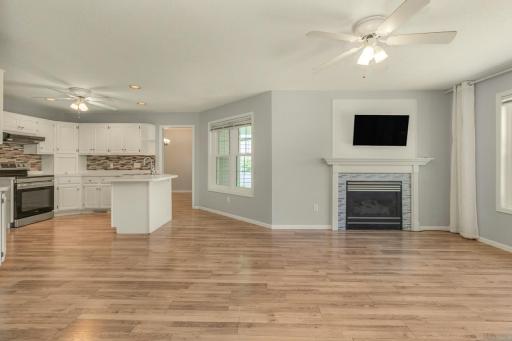 5501 Golfview Avenue N, Oakdale, MN 55128