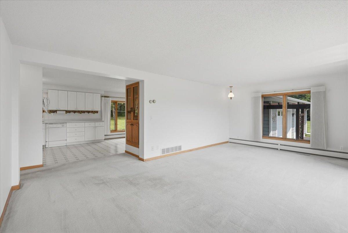 05-Living Room.jpg