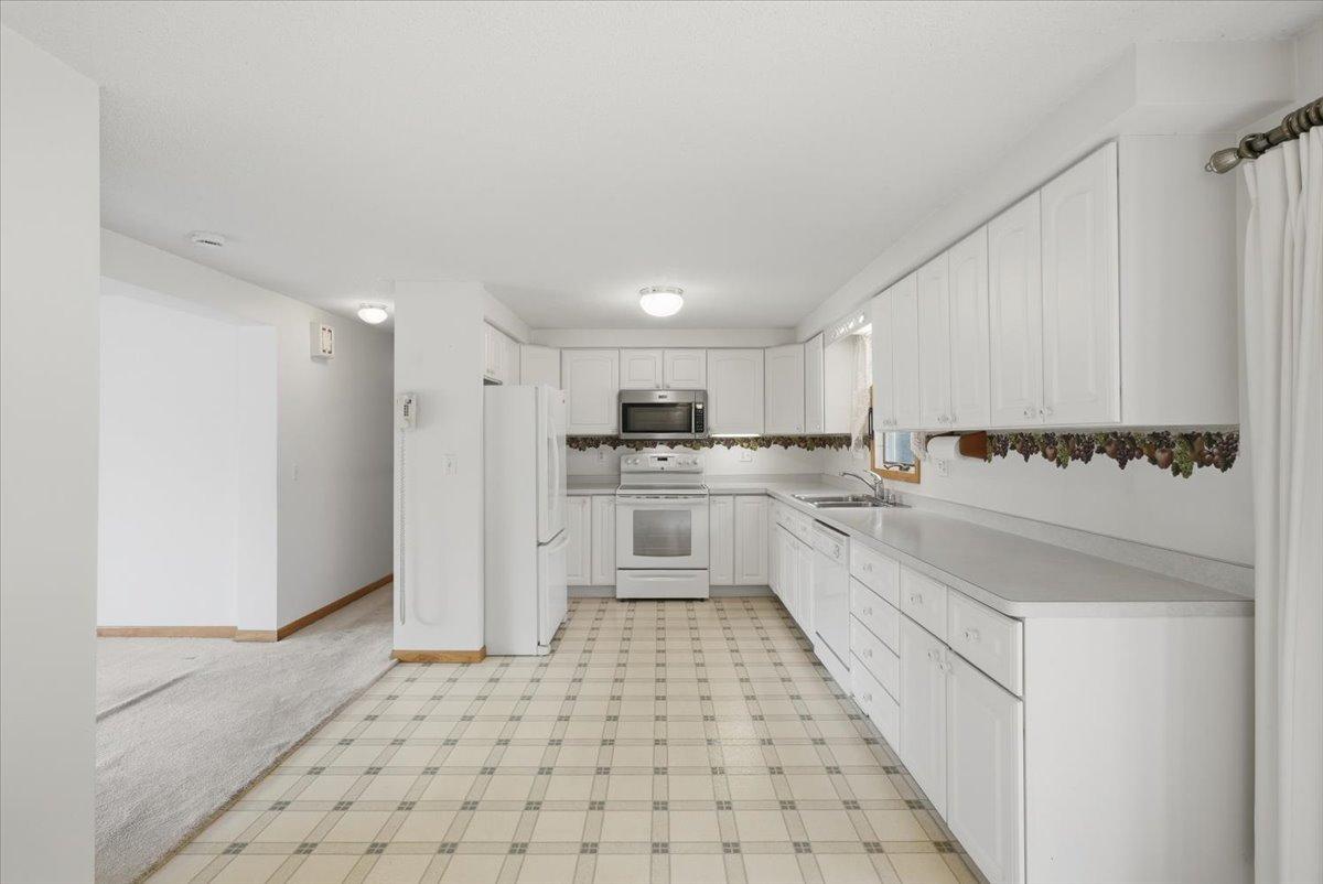 07-Kitchen.jpg