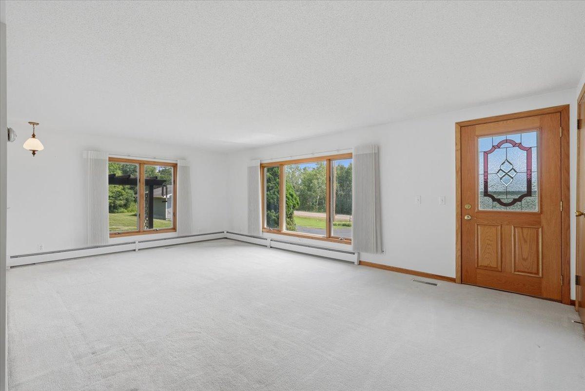 04-Living Room.jpg