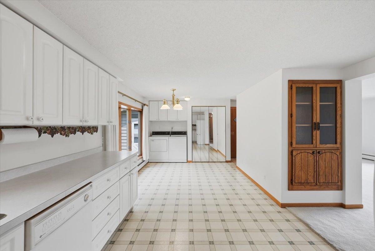 10-Kitchen.jpg