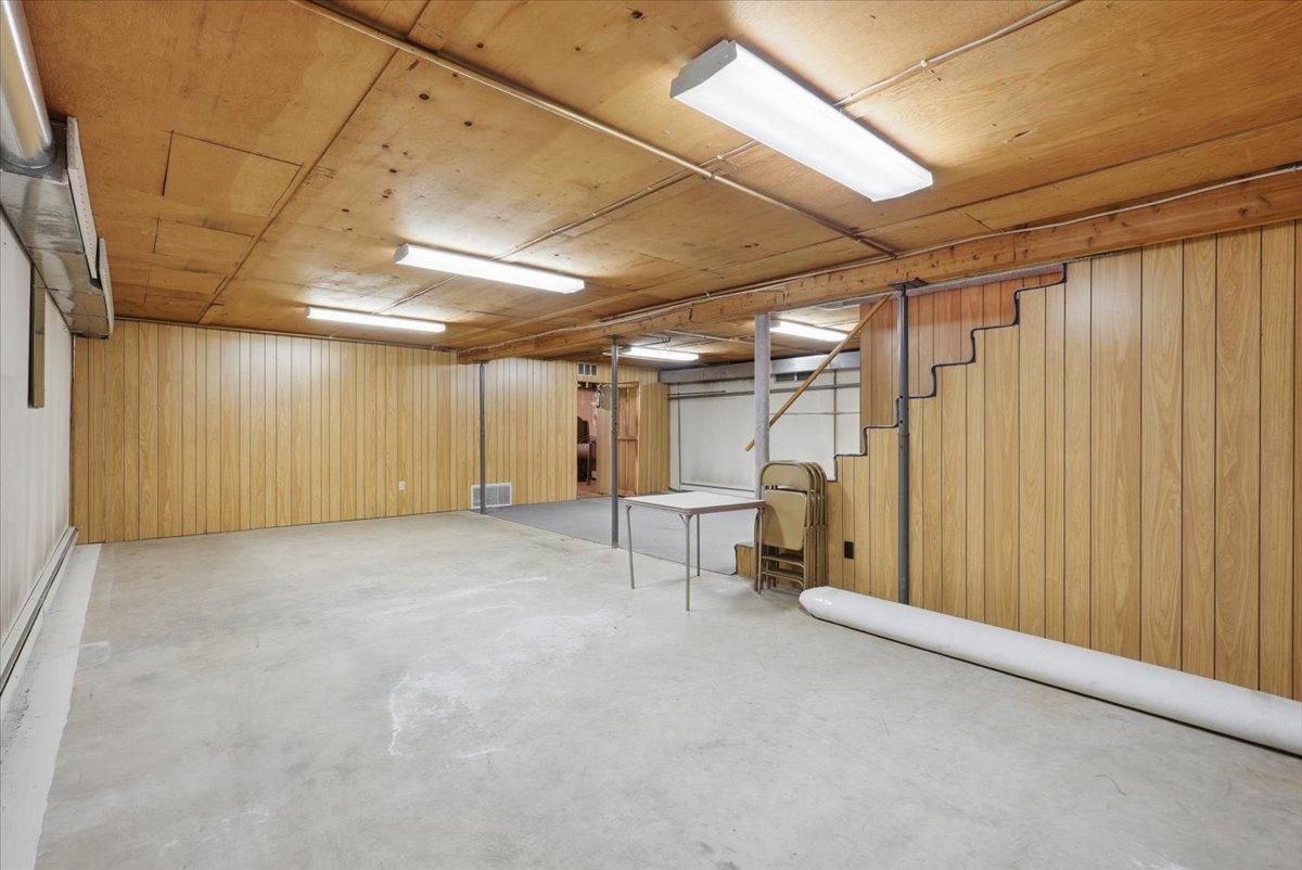 18-Basement.jpg