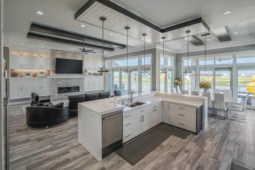 992 Mulberry Lane, West Fargo, ND 58078