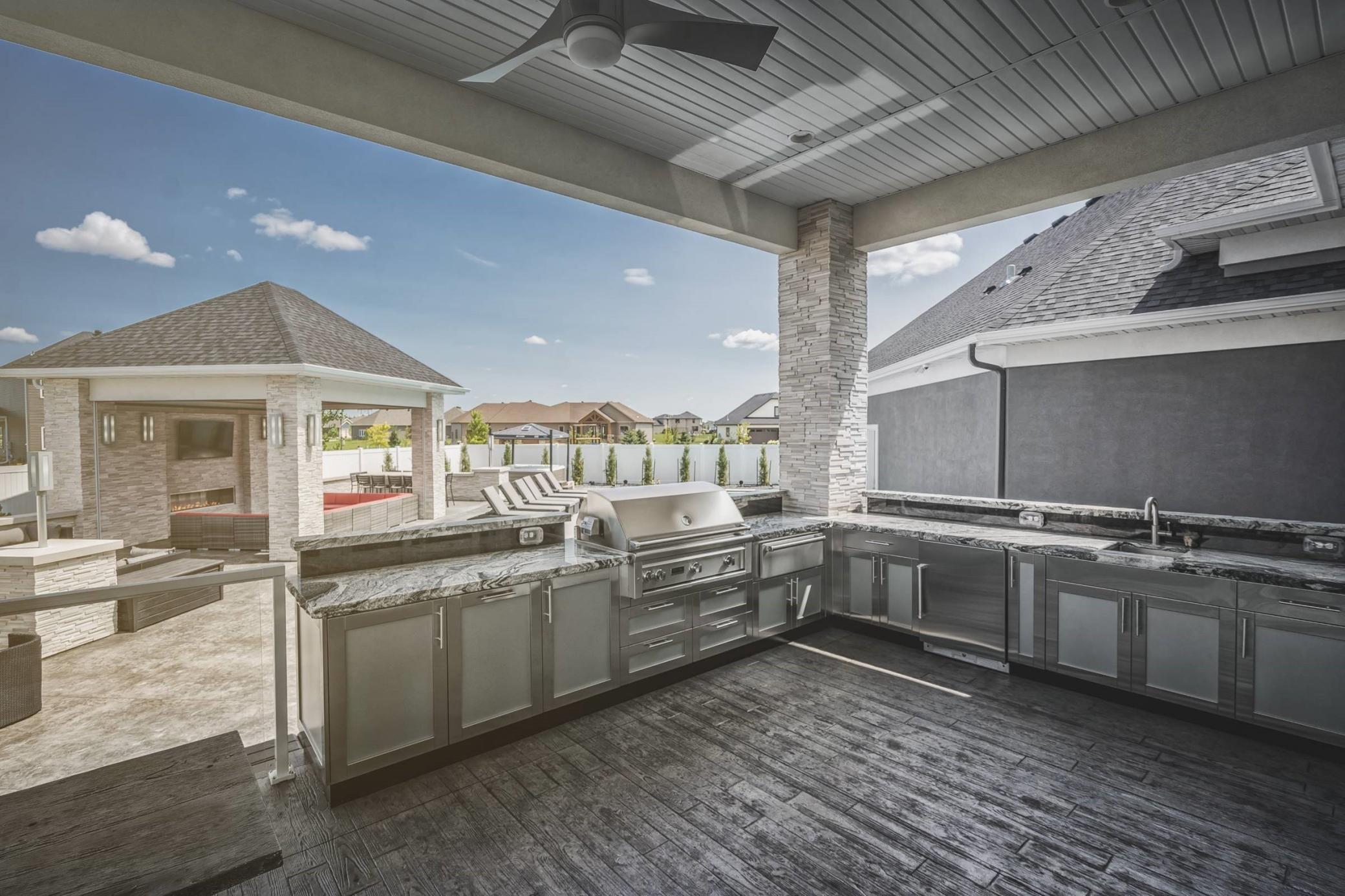 Outdoor Kitchen + Grill