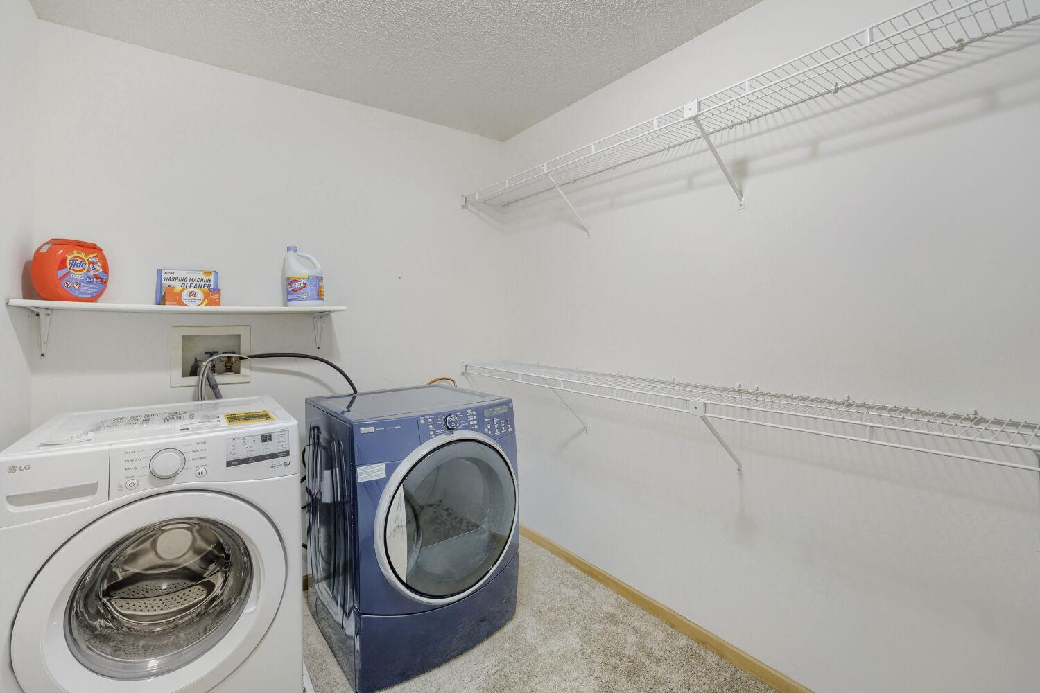 17285 Wilderness Trail SE - Web Quality - 029 - 29 Laundry Room.jpg