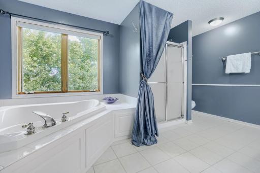 17285 Wilderness Trail SE - Web Quality - 023 - 23 Primary Bathroom.jpg