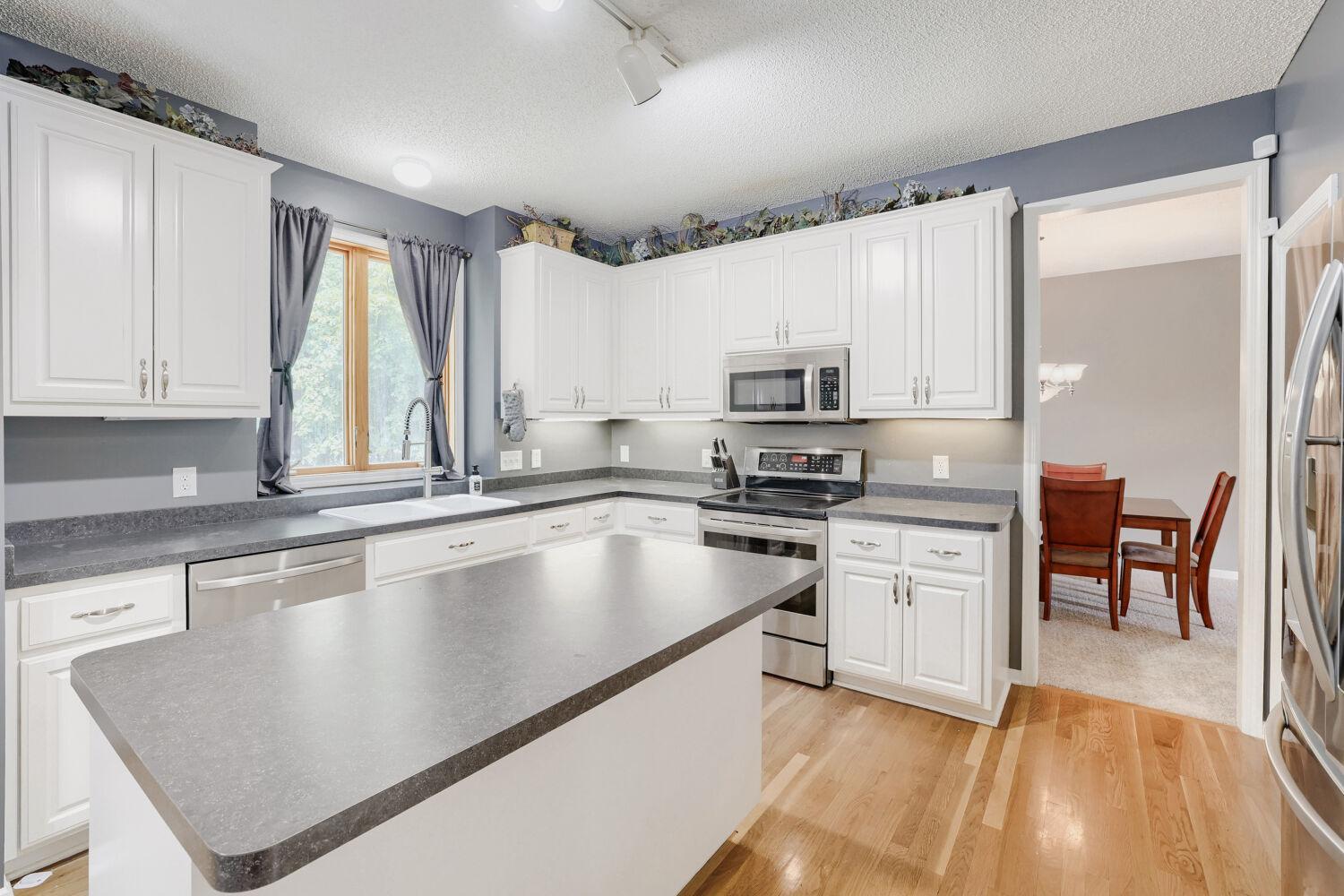 17285 Wilderness Trail SE - Web Quality - 016 - 16 Kitchen.jpg