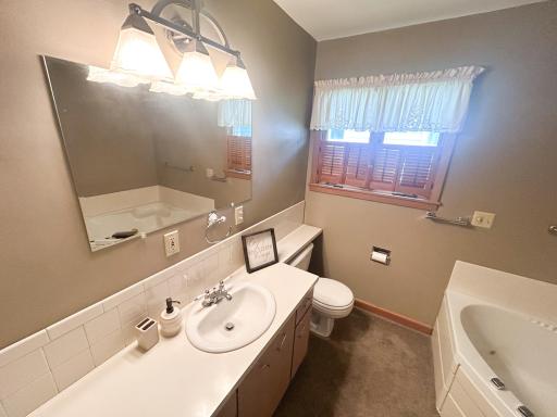 1010 S Shore Drive, Worthington, MN 56187
