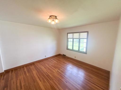 1010 S Shore Drive, Worthington, MN 56187