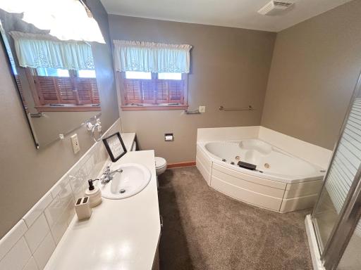 1010 S Shore Drive, Worthington, MN 56187