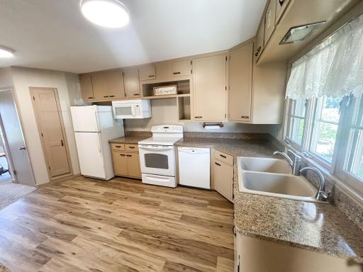1010 S Shore Drive, Worthington, MN 56187