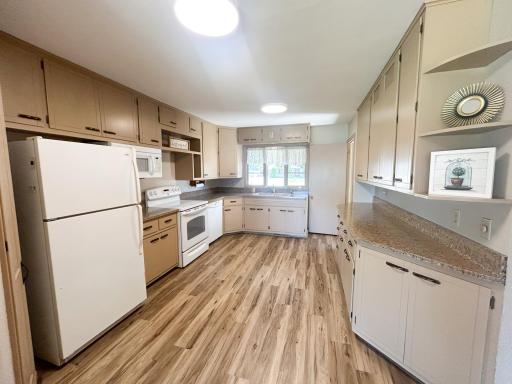 1010 S Shore Drive, Worthington, MN 56187