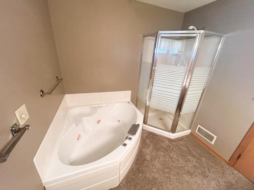 1010 S Shore Drive, Worthington, MN 56187