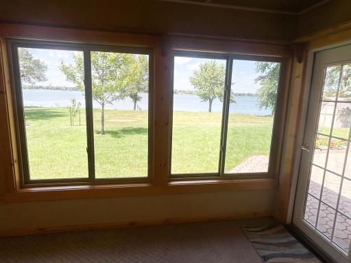 1010 S Shore Drive, Worthington, MN 56187