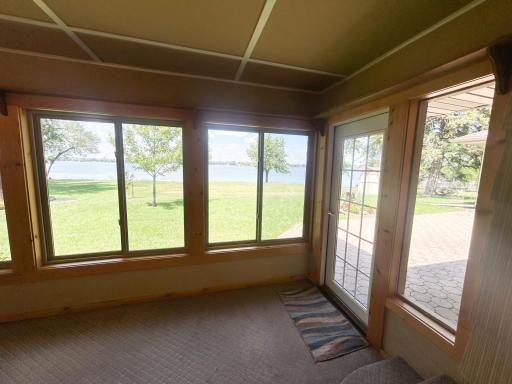 1010 S Shore Drive, Worthington, MN 56187