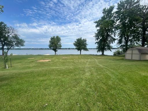 1010 S Shore Drive, Worthington, MN 56187