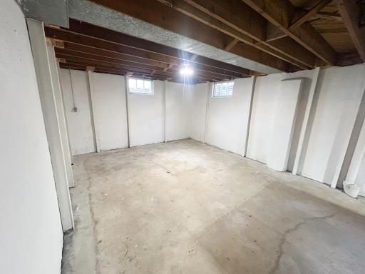 1010 S Shore Drive, Worthington, MN 56187