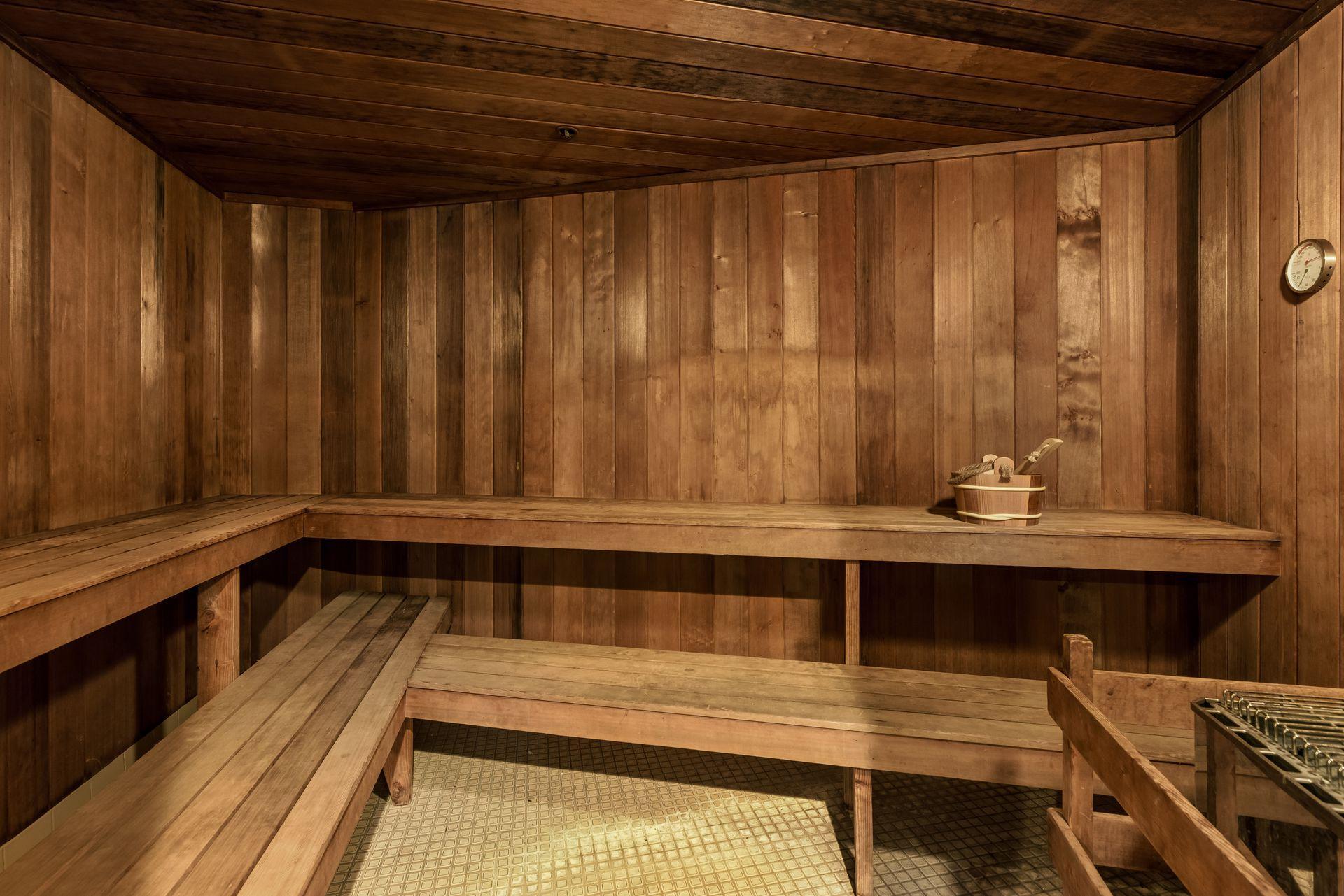 ..sauna