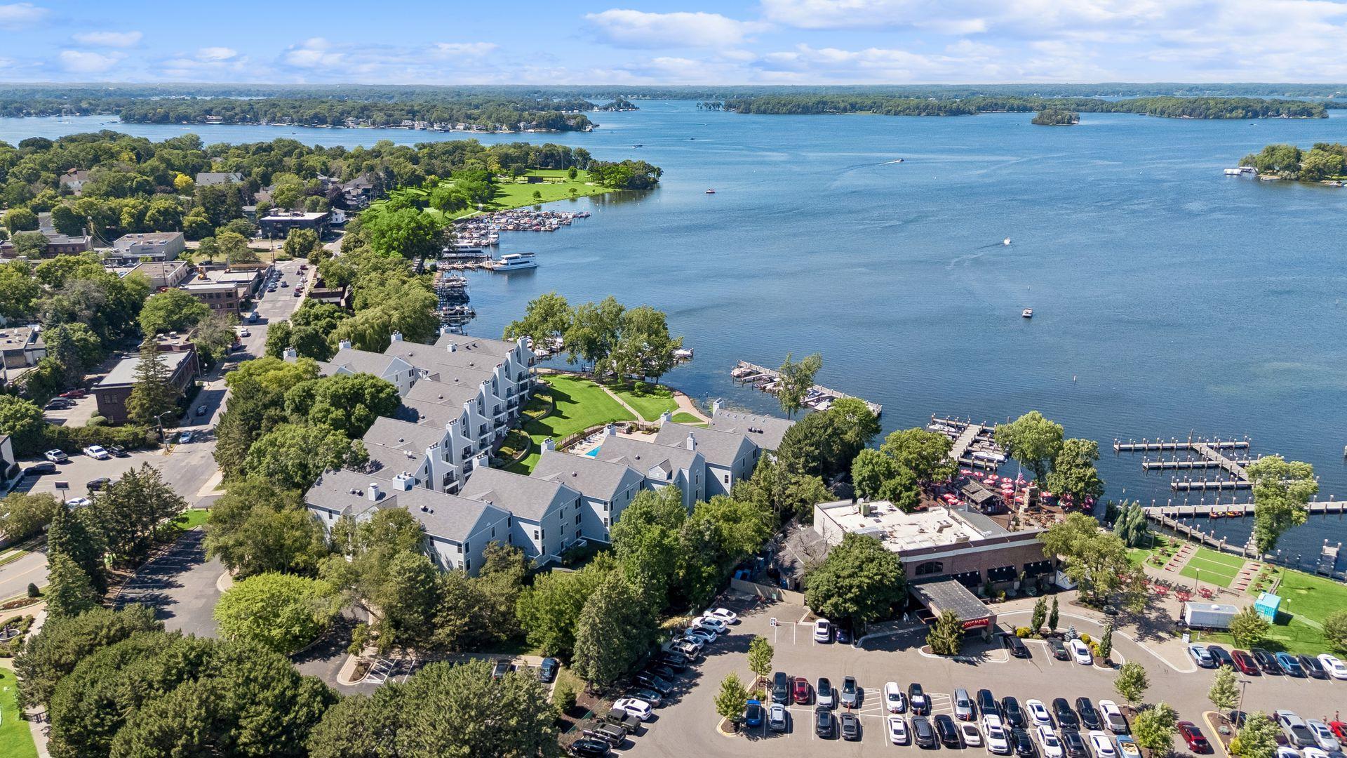 Walkable to everything Excelsior-from casual to fine dining, coffee, and of course, the updated Excelsior Commons with new bandshell, 2 beautiful beaches, tennis, softball and massive green space