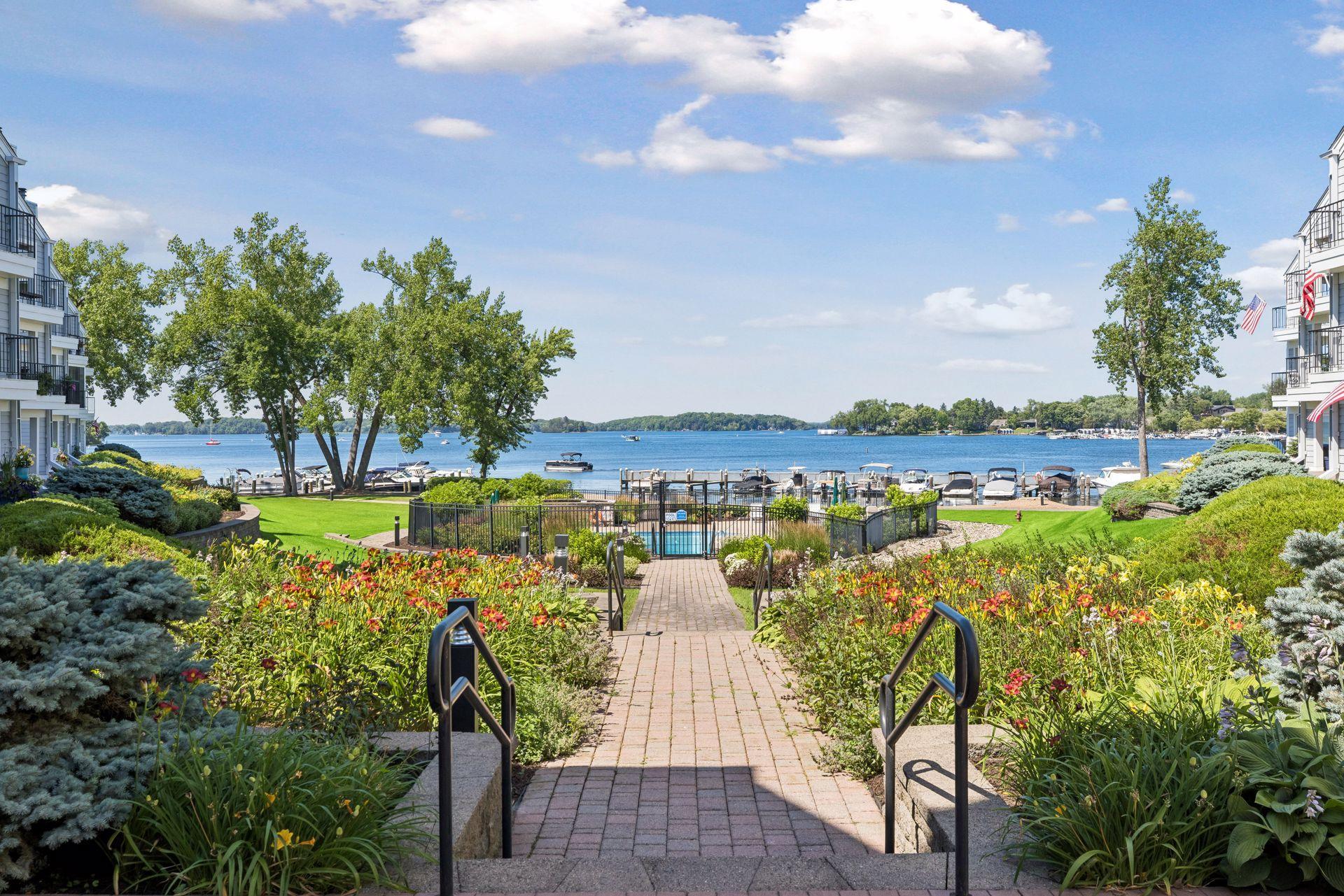 Country club atmosphere-the grounds are stunning