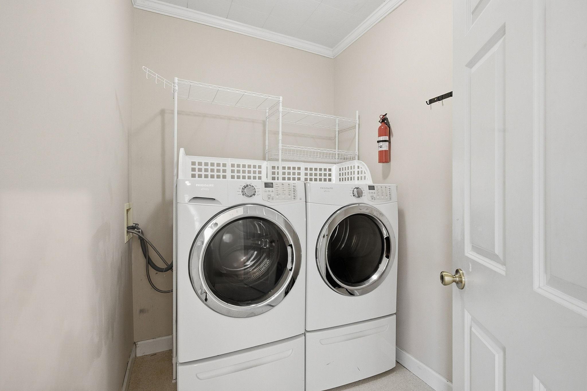 35-web-or-mls-234_E_Sidney_St_St_Paul_MN_9254.jpg