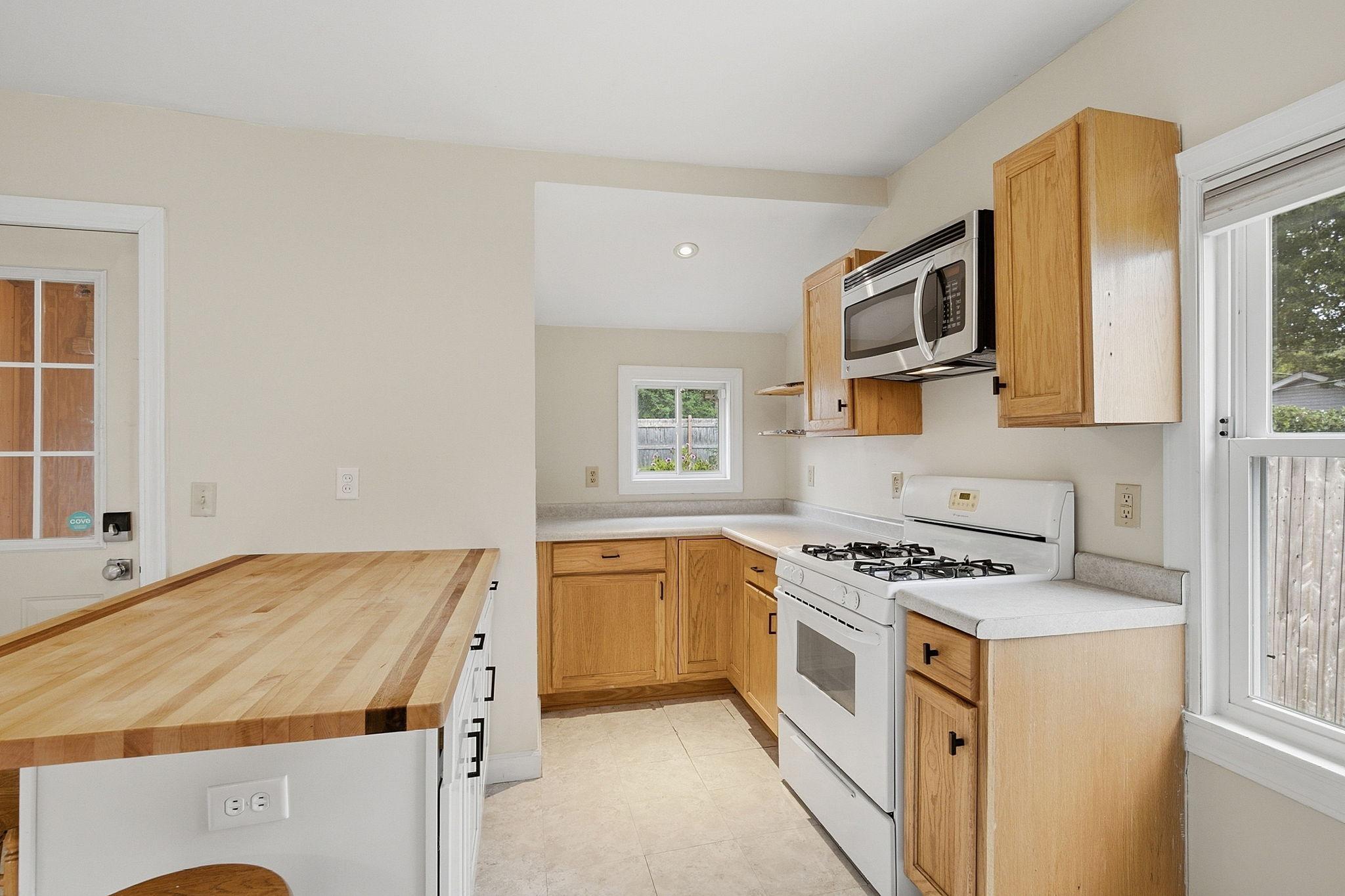 41-web-or-mls-234_E_Sidney_St_St_Paul_MN_9289.jpg