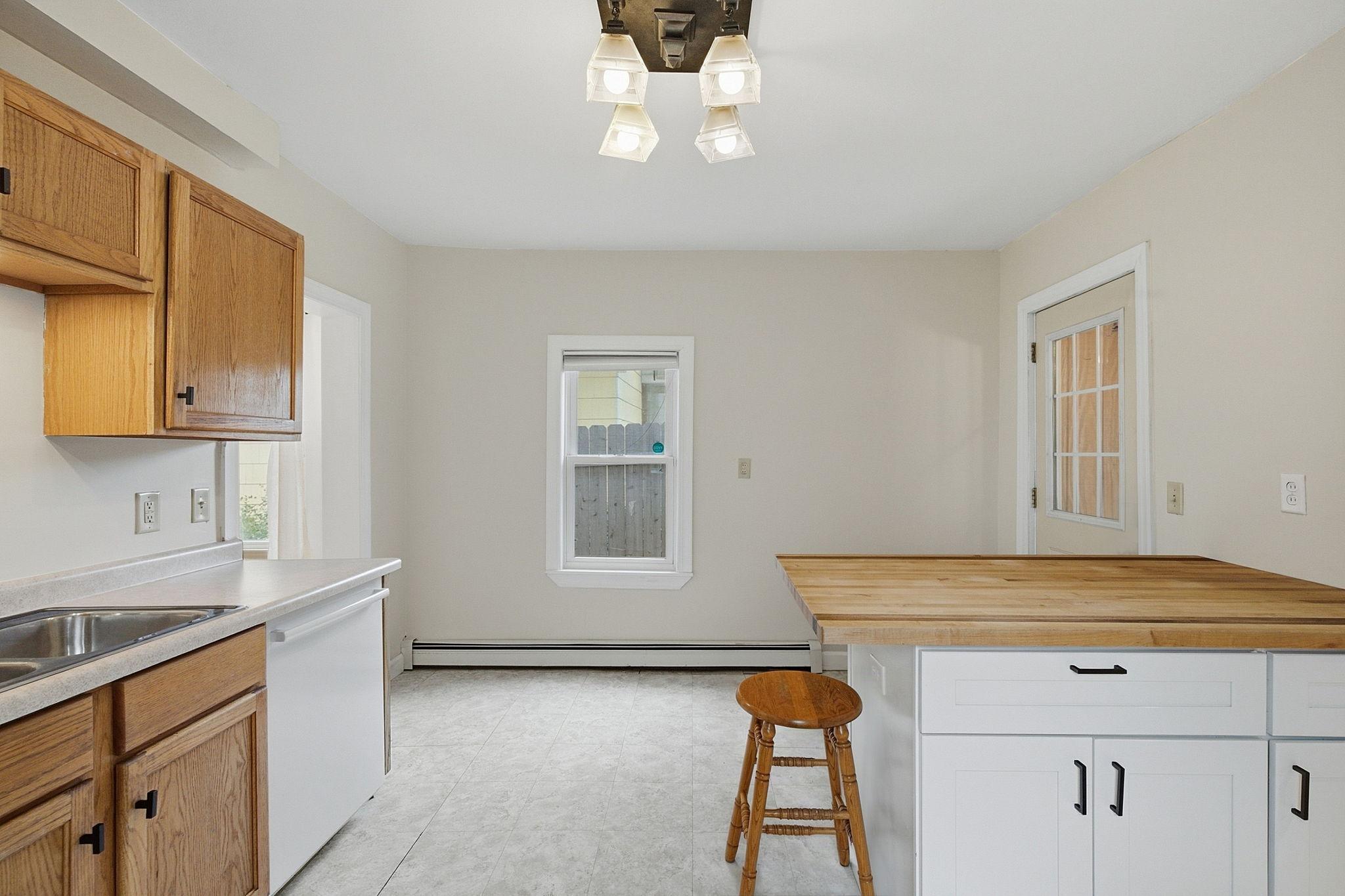 43-web-or-mls-234_E_Sidney_St_St_Paul_MN_9299.jpg