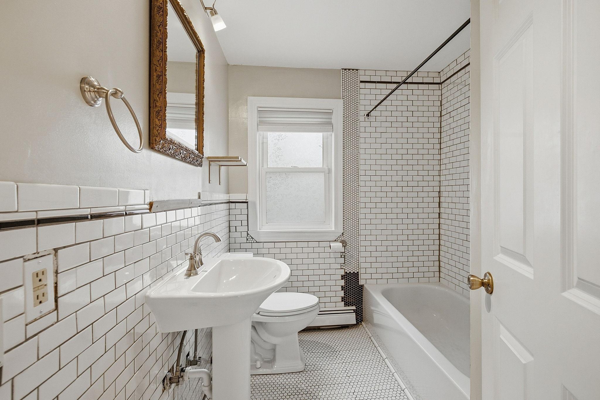 36-web-or-mls-234_E_Sidney_St_St_Paul_MN_9264.jpg
