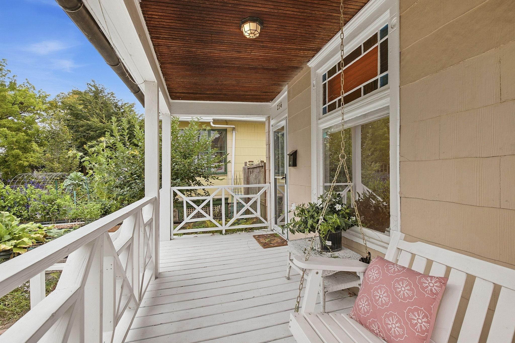 64-web-or-mls-234_E_Sidney_St_St_Paul_MN_9154.jpg