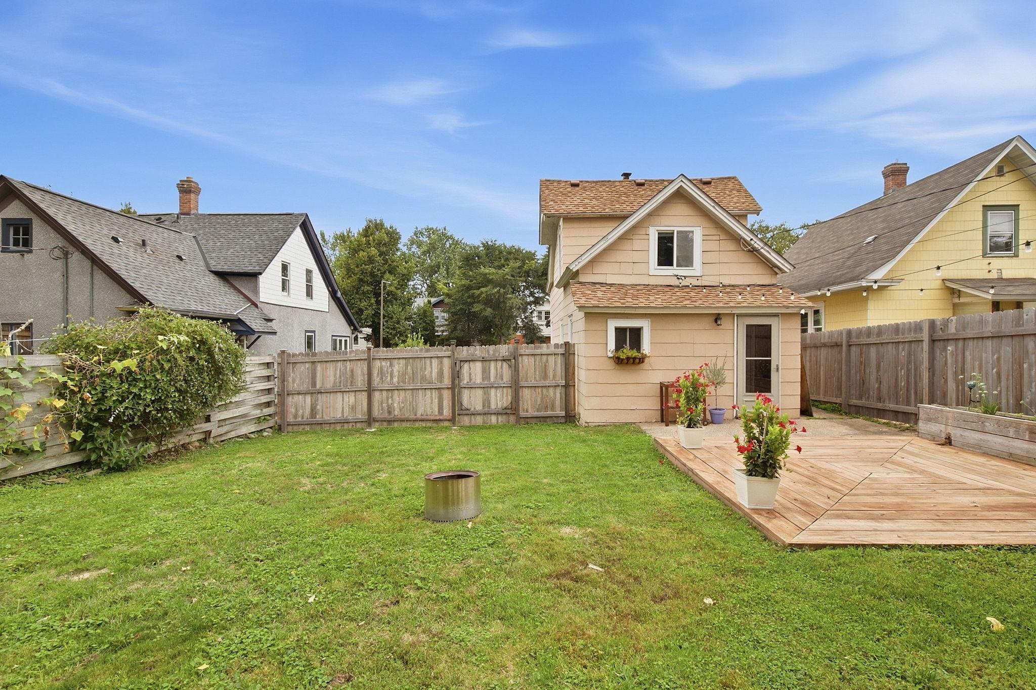 69-web-or-mls-234_E_Sidney_St_St_Paul_MN_9189.jpg