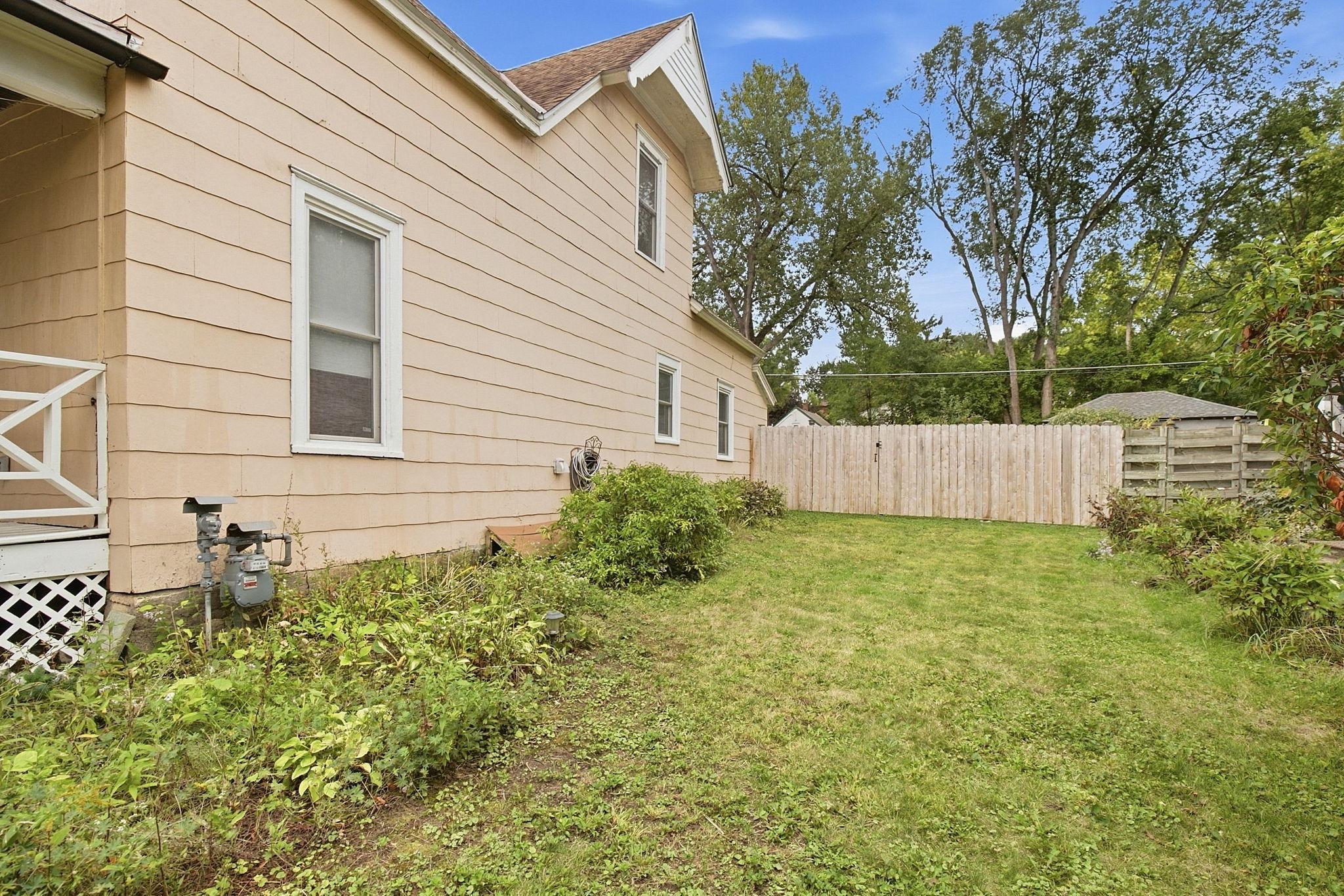 65-web-or-mls-234_E_Sidney_St_St_Paul_MN_9159.jpg